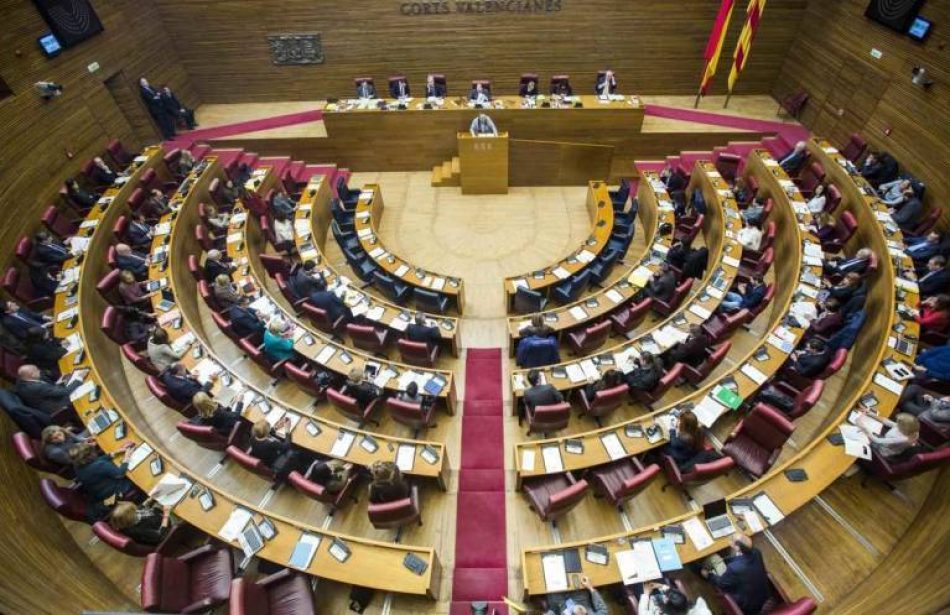 Compromís denuncia el uso partidista de recursos del parlamento autonómico por la presidenta de Les Corts, Llanos Massó (Vox)