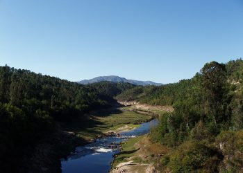 A guerra silenciosa da auga no río Limia