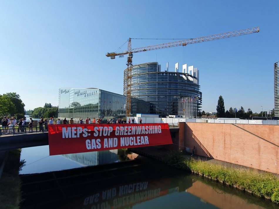 Amigos de la Tierra denuncia la irresponsabilidad del Parlamento Europeo al considerar el gas y la nuclear como energías sostenibles