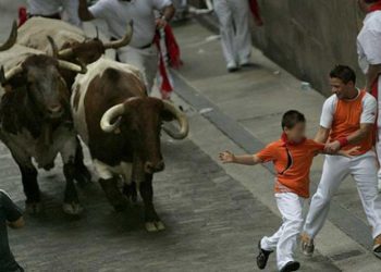 Aragón estudia permitir a los menores de 14 años participar en encierros para fomentar la tauromaquia
