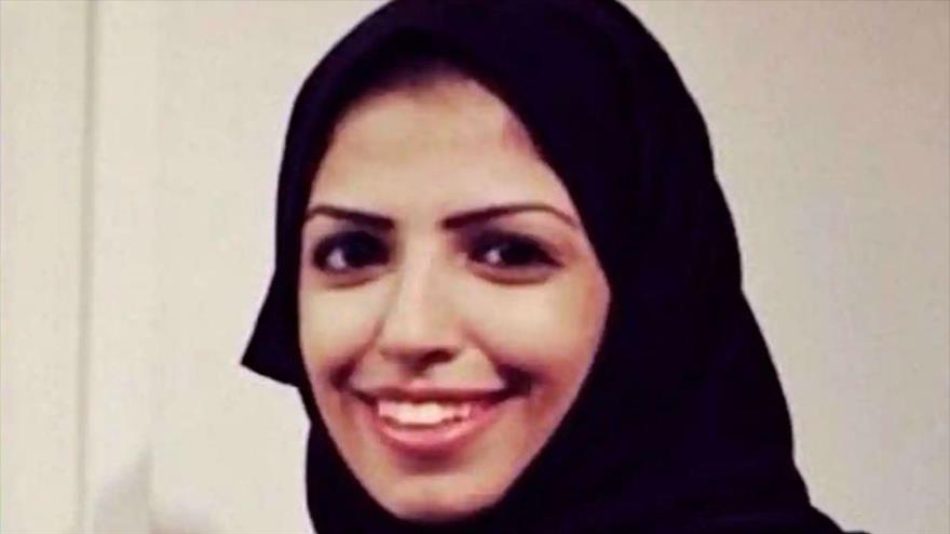 Activista saudí condenada a 34 años de cárcel por tuits críticos