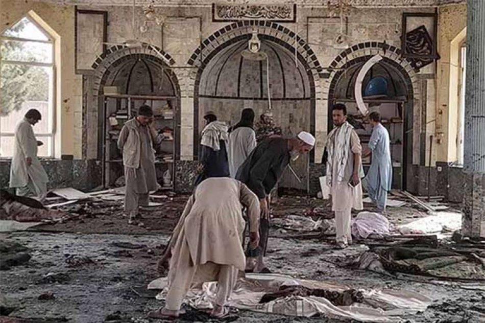 Aumentaron a 21 los muertos por explosión en mezquita de Kabul