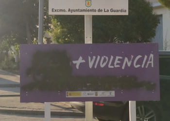 Podemos solicita que se investigue la vandalización de los carteles contra la violencia machista en el municipio toledano de La Guardia