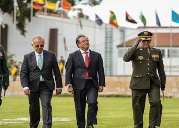 Gustavo Petro anuncia una reforma de la policía en Colombia