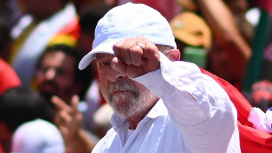 Lula lidera encuesta con 4 puntos de ventaja frente a Bolsonaro