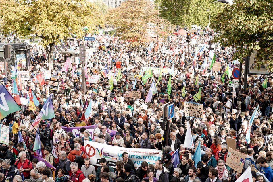 IU muestra “todo su apoyo” a la izquierda y a los sindicatos franceses “en su jornada de lucha frente a las políticas liberales de Macron y al bloqueo que ejecutan los empresarios”