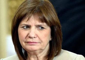 Ministerio de Defensa argentino compra armamento por 12 millones de dólares pese a crisis social