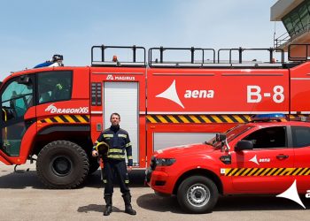 Unidas Podemos reclama que los bomberos aeroportuarios recuperen su  condición de trabajadores públicos y de agentes de la autoridad