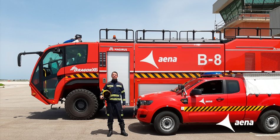 Unidas Podemos reclama que los bomberos aeroportuarios recuperen su  condición de trabajadores públicos y de agentes de la autoridad