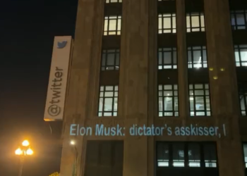 Cientos de empleados dimiten y abandonan las oficinas de Twitter tras exigirles Elon Musk trabajar más horas