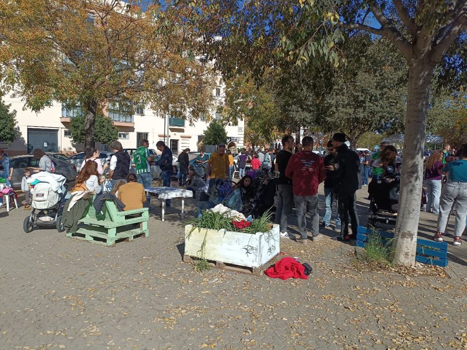 Encuentro vecinal y ocupación del espacio para reivindicar la mejora de una Plaza en Santa Justa