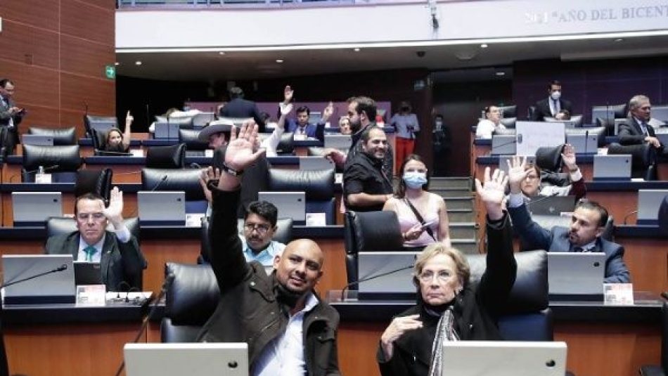 Senado mexicano avala reforma que aumenta días de vacaciones