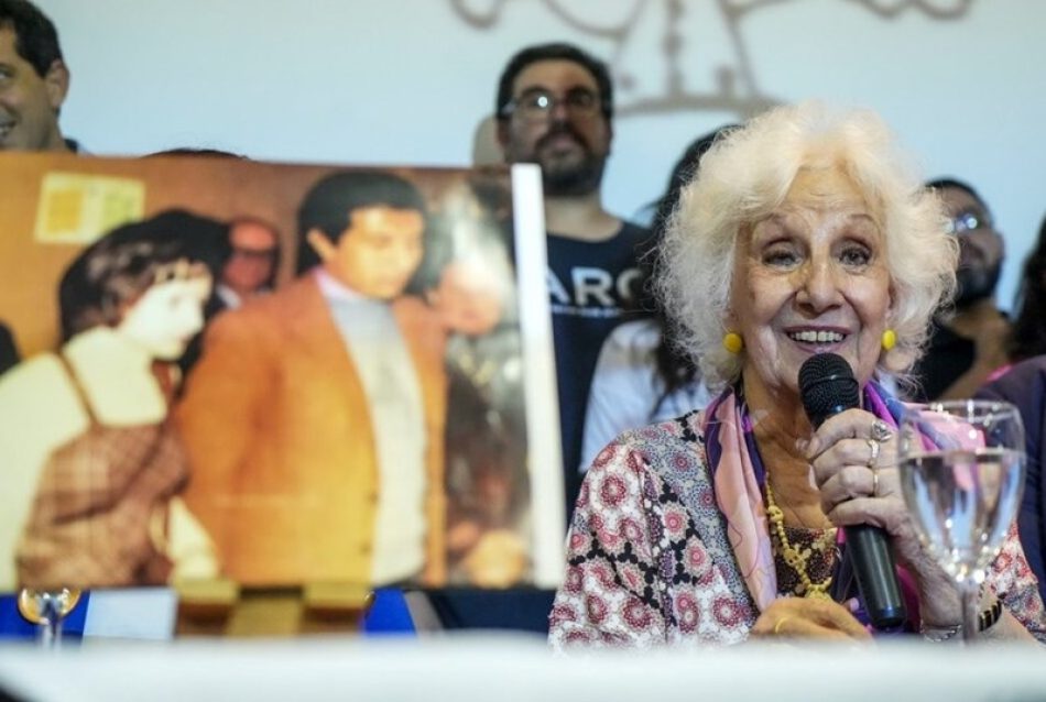 Abuelas de Plaza de Mayo en Argentina encuentran al nieto 131