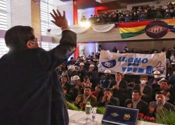 Presidente boliviano insta a defender recursos hidrocarburíferos