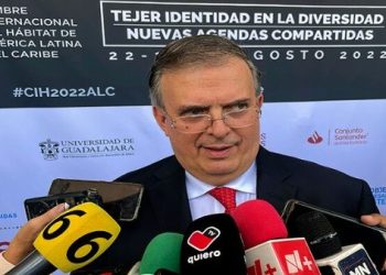 México califica de infundada expulsión de su embajador en Perú