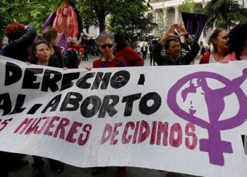 Compromís plantea el derecho de las mujeres al inicio del embarazo a saber si su centro sanitario tiene la capacidad de efectuar una interrupción voluntaria