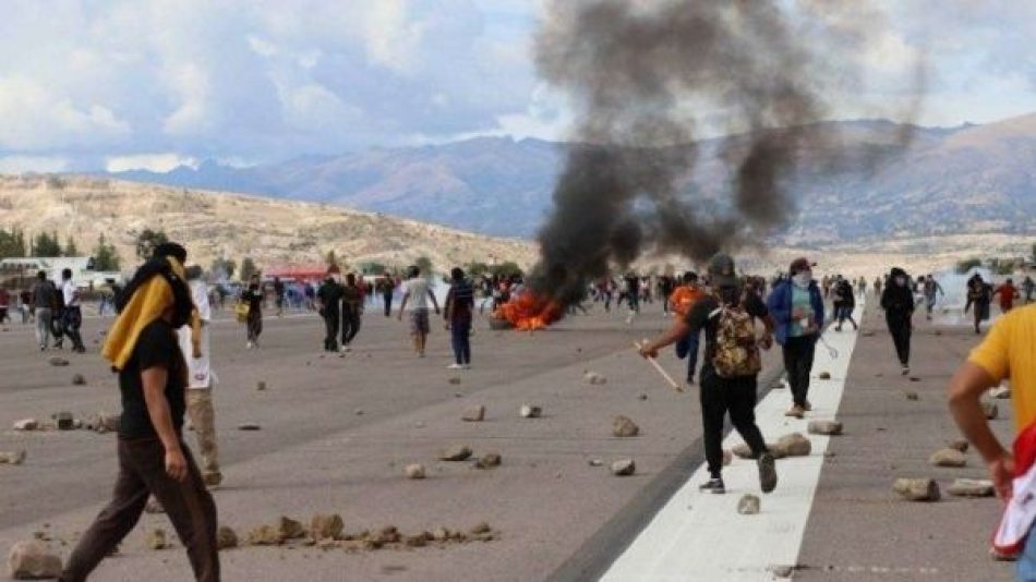 Más de 100 vías permanecen interrumpidas por protestas en Perú