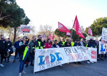 Centenares de trabajadores de Lidl se manifiestan en Alcalá de Henares por la negociación colectiva