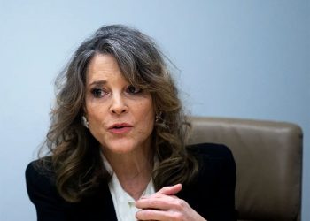 La activista demócrata Marianne Williamson confirma su aspiración a la carrera presidencial de EEUU