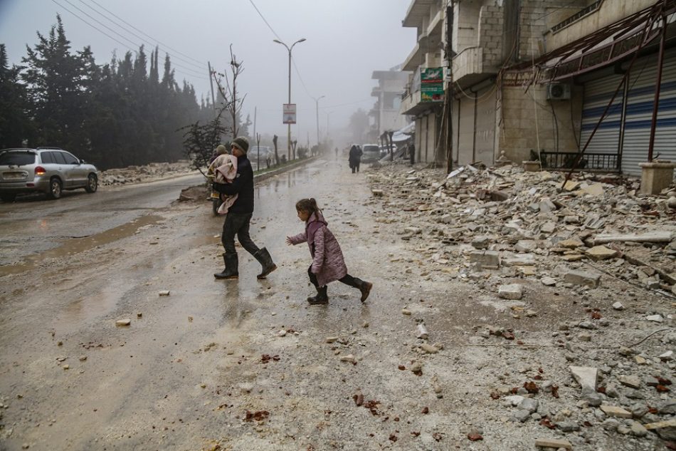 Mujeres y niñas, las más afectadas por el terremoto en Turquía y Siria