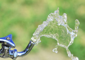 La nueva normativa de agua de consumo humano reduce la cantidad de plaguicidas permitidos