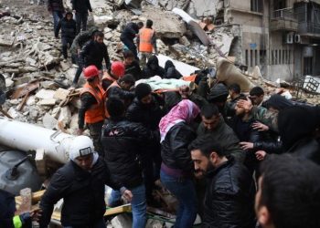 Aumentan a 307 muertos en Siria por terremoto