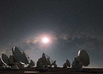 Ver lo “invisible”: cómo una vieja idea de Einstein nos ha permitido encontrar galaxias que ni siquiera sabíamos que existían