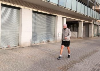 Gabe Abrahams, caminata de 30 días por la Costa de Cataluña