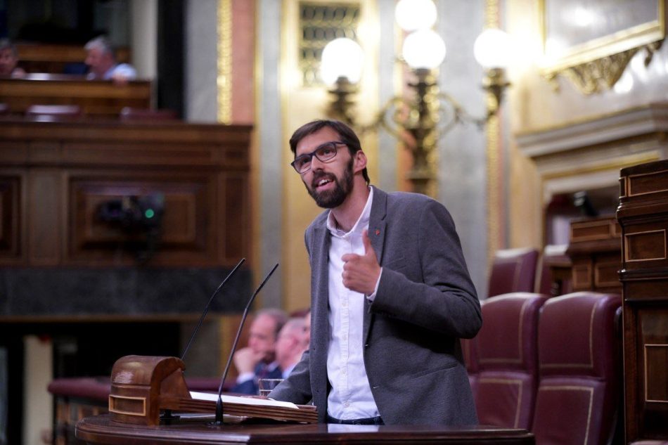 IU señala en el Pleno que la moción de censura de Vox solo sirve para que algunos “descubran que la extrema derecha ni tiene proyecto de país ni sabe hacer otra cosa más que el ridículo”