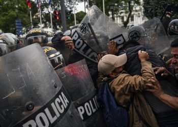 Denuncian carga racista en represión a protesta en Perú