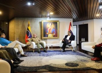 Presidente de Venezuela se reúne con líderes latinoamericanos