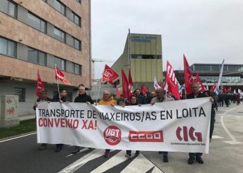 O sector de transporte de viaxeiras/os irá á folga os días 27 e 28 de abril en toda Galiza