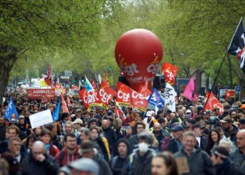 Sindicatos franceses anuncian 100 días de ira contra Macron