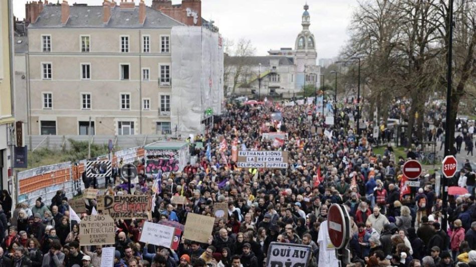 La CGT francesa convoca dos grandes movilizaciones el 20 y 28 de abril contra la reforma de las pensiones