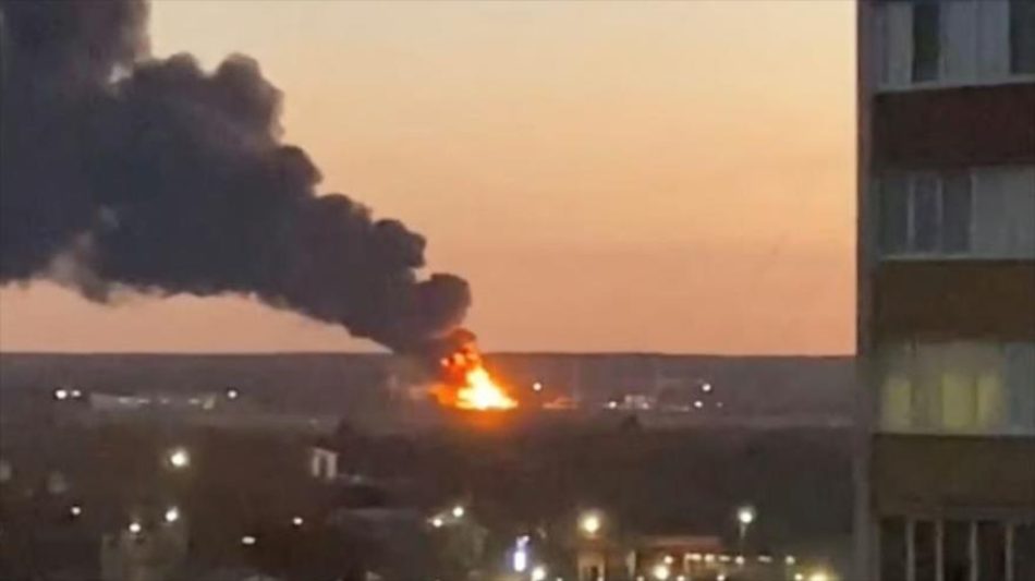 Ataque con dron incendia una refinería de petróleo en Rusia