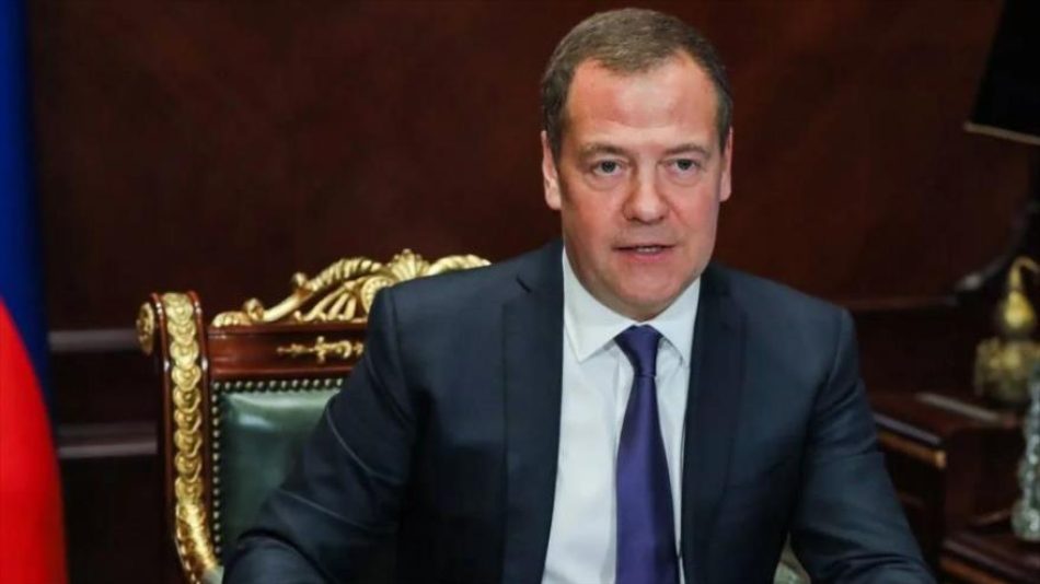 Medvedev: No hay otra opción que “eliminación física” de Zelenski