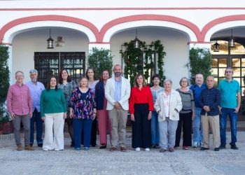 La confluencia de Gines desarrollará VPO, abrirá el Ayuntamiento y reforestará la localidad donde el alcalde “sólo celebra fiestas, pone toldos y no hace vivienda pública”