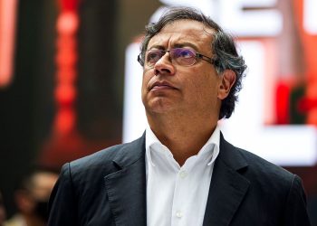 Presidente de Colombia alerta sobre acciones contra congresistas
