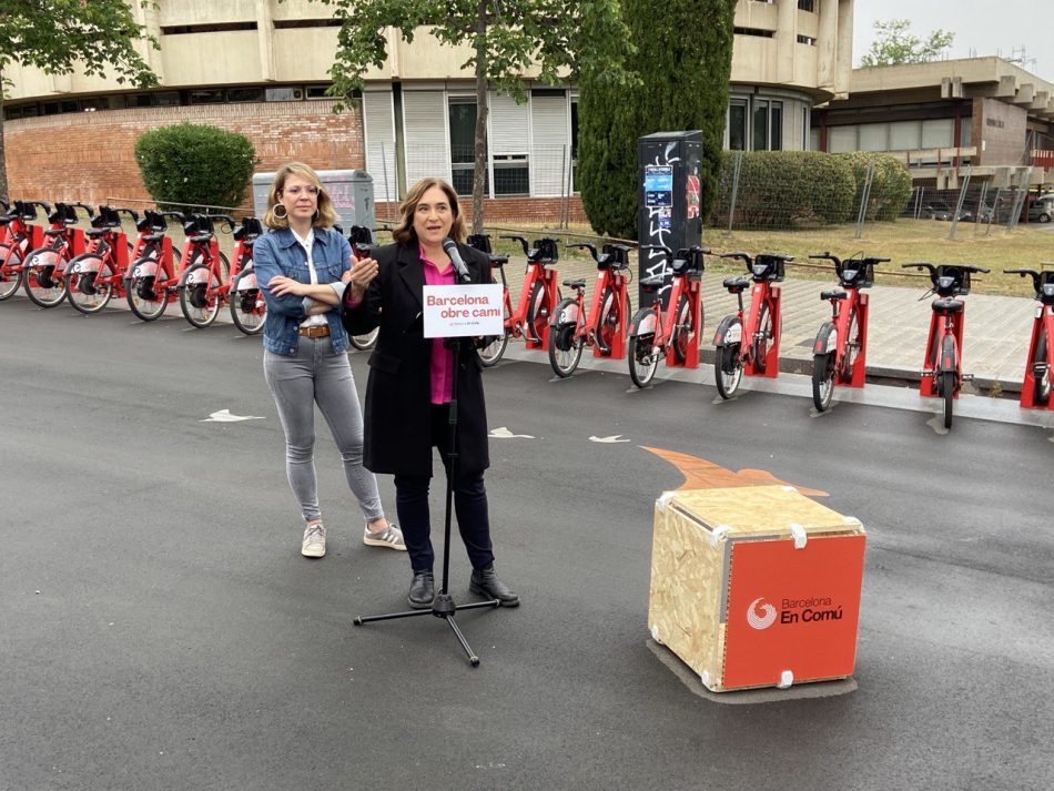 Ada Colau ofereix un abonament anual gratuït de Bicing per joves de 16 a 20 anys