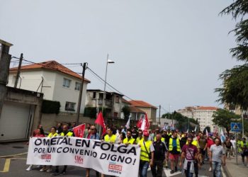 Cuarta xornada de folga no metal pontevedrés con seguimento practicamente total e protestas masivas