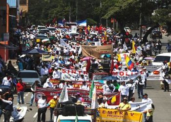 Colombianos marcharán en apoyo al presidente y reformas sociales