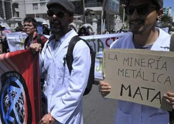 Rechazan la represión policial a las protestas contra la minería en Ecuador