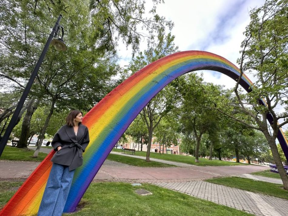 Sira Rego señala que IU “defenderá con más fuerza aún los derechos de las personas LGTBI frente a la derecha y ultraderecha de PP y Vox que van de la mano contra la libertad”