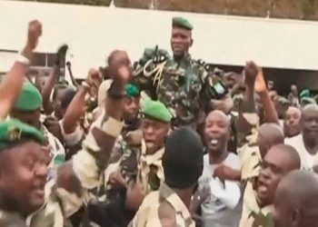 Los militares sublevados en Gabón nombran a un jefe de Estado provisional