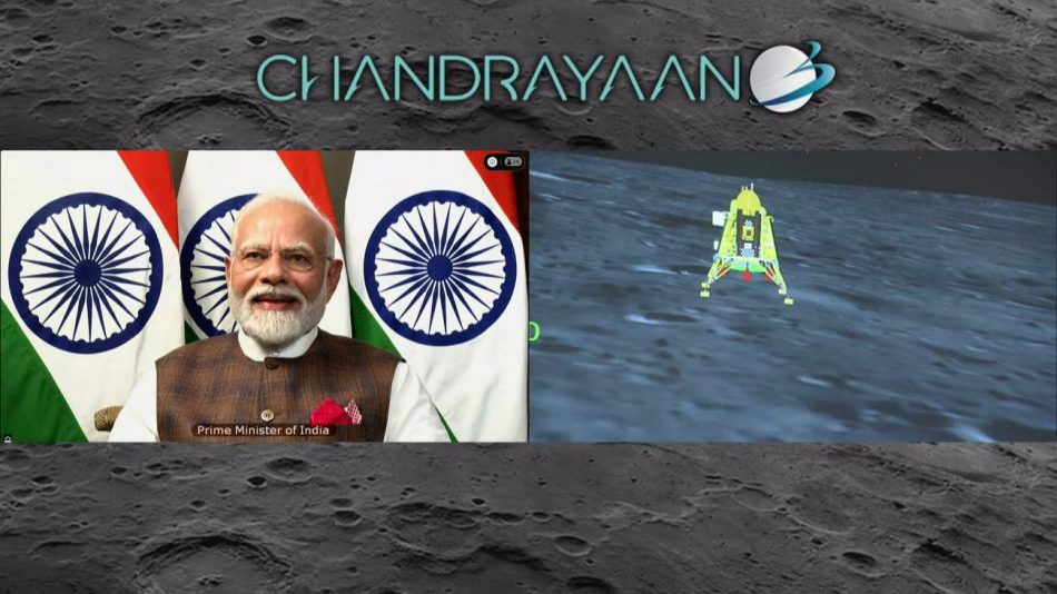La India logra aterrizar en el polo sur de la Luna