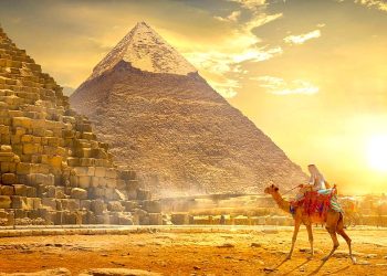 Descubrir las maravillas de Egipto: Guía completa para viajar al país de las pirámides y los templos