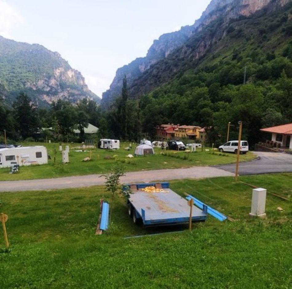 La Confederación Hidrográfica sanciona a un camping en Somiedo autorizado por el Ayuntamiento de forma irregular