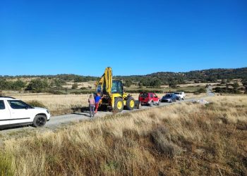 Cerro el Rocil, filial del Grupo Cosentino, ha querido comenzar a hacer catas en el Valle del Corneja, saltándose el procedimiento legal vigente