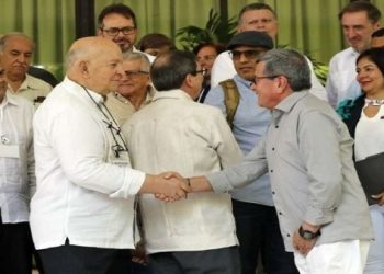 Gobierno y ELN buscan mayor participación de la sociedad colombiana