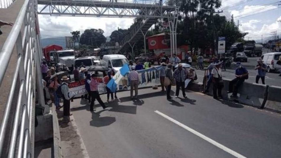 Continúa paro para exigir respeto a la democracia en Guatemala